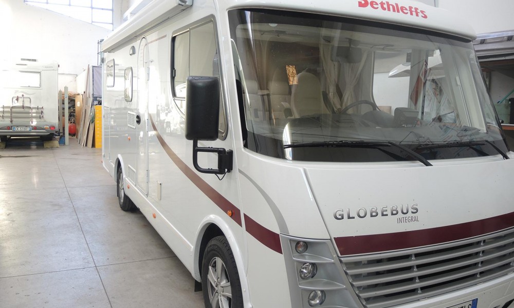 rimessaggio-coperto-camper-roulottes-carrell-barca--carrelloappendice-fratellipozzer-travelcamper